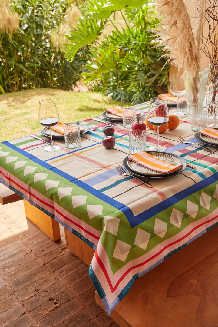 Toalha de Mesa Impermeável - Xadrez Harmonia
