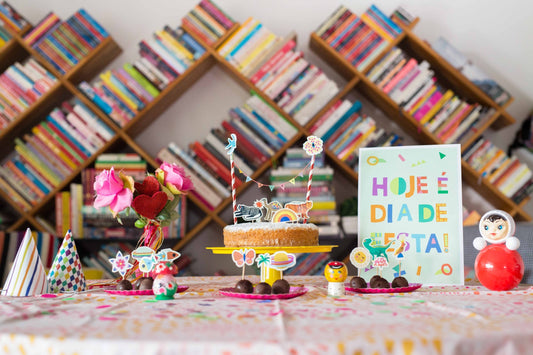 Que tal uma festa DIY em casa com nosso Kit festa para imprimir grátis?
