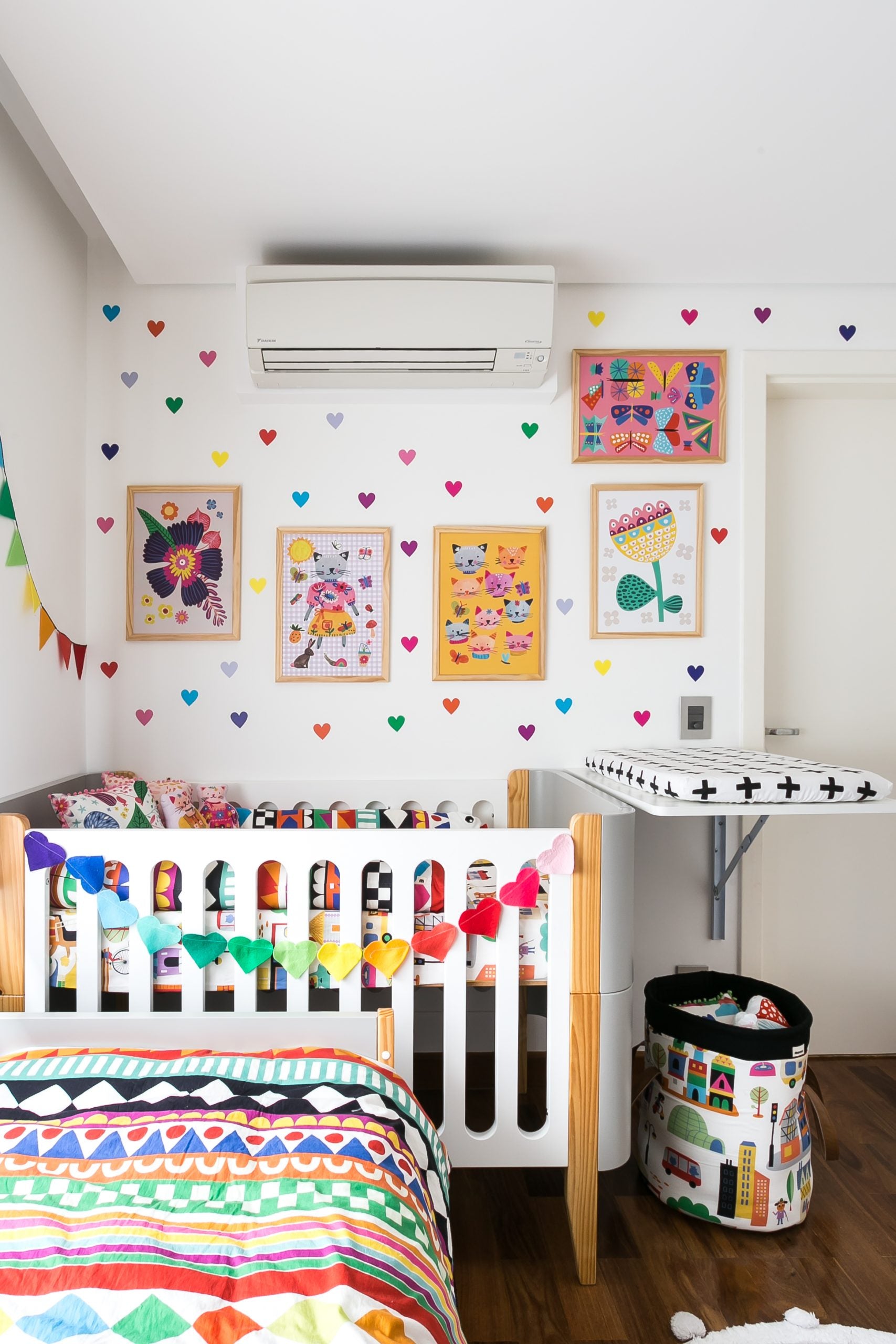quarto compartilhado bebe e menina