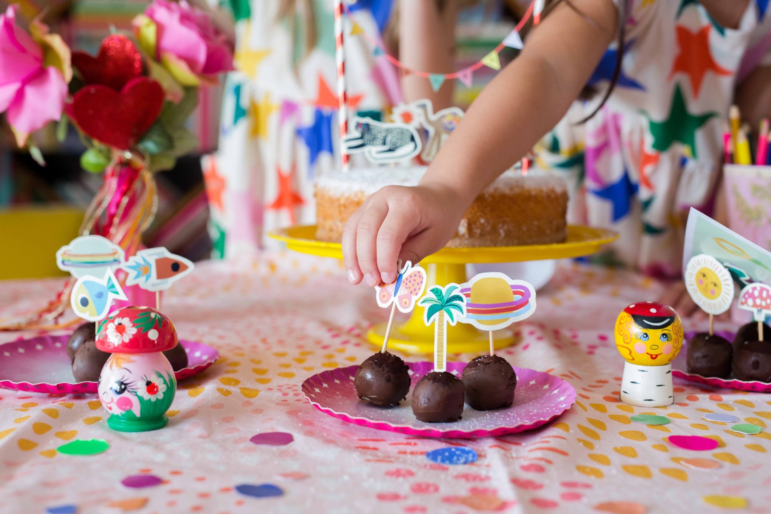 topper de bolo e docinhos do kit festa para imprimir grátis