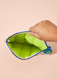 Necessaire Matelassada - Aventura Cósmica Off