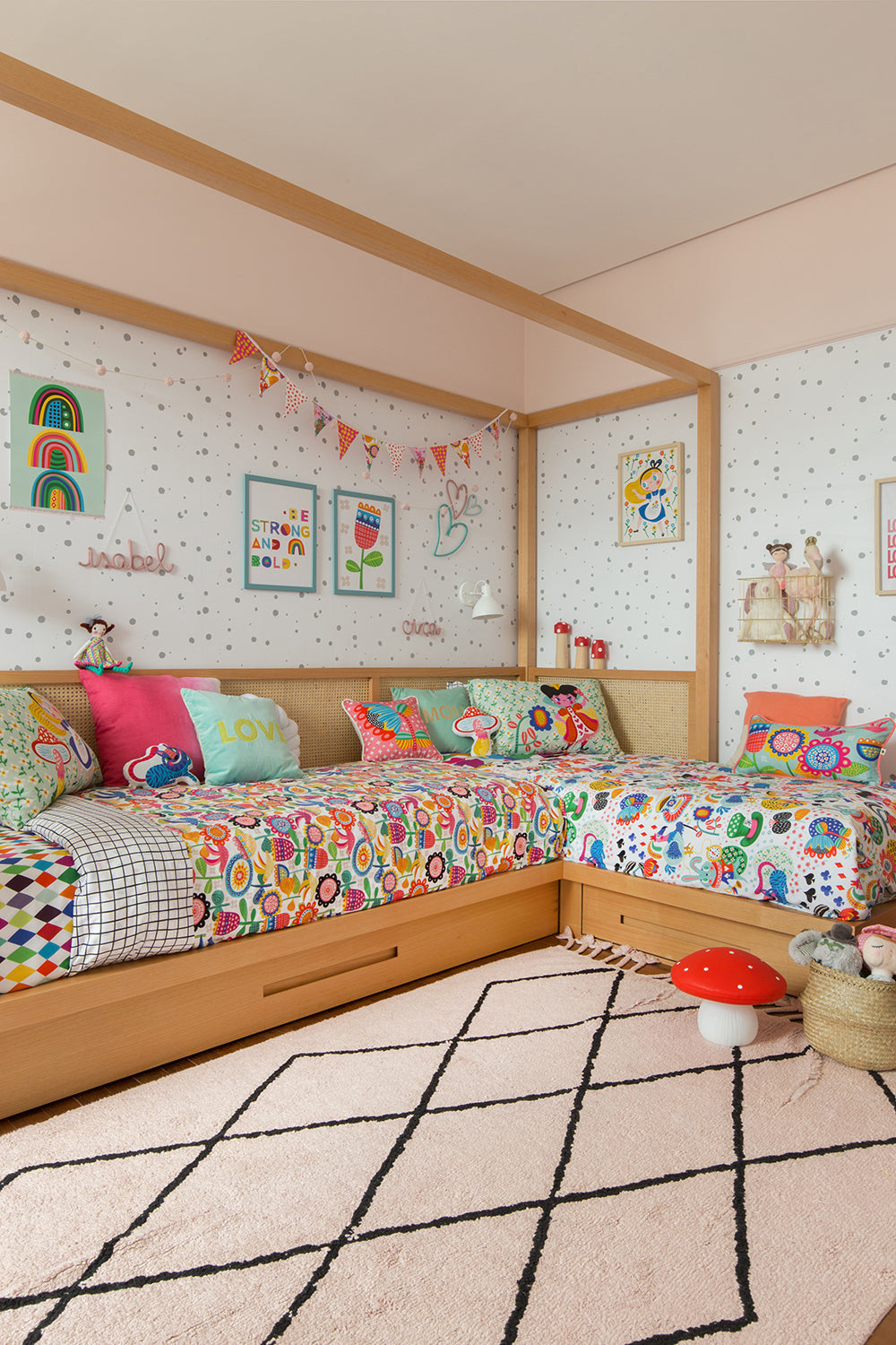 quarto compartilhado com camas em L
