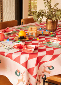 Toalha de Mesa Impermeável - Renas e Guirlandas