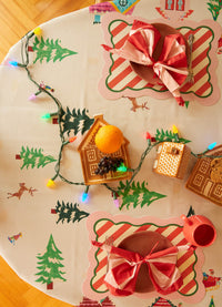 Toalha de Mesa Impermeável - Vilarejo Encantado